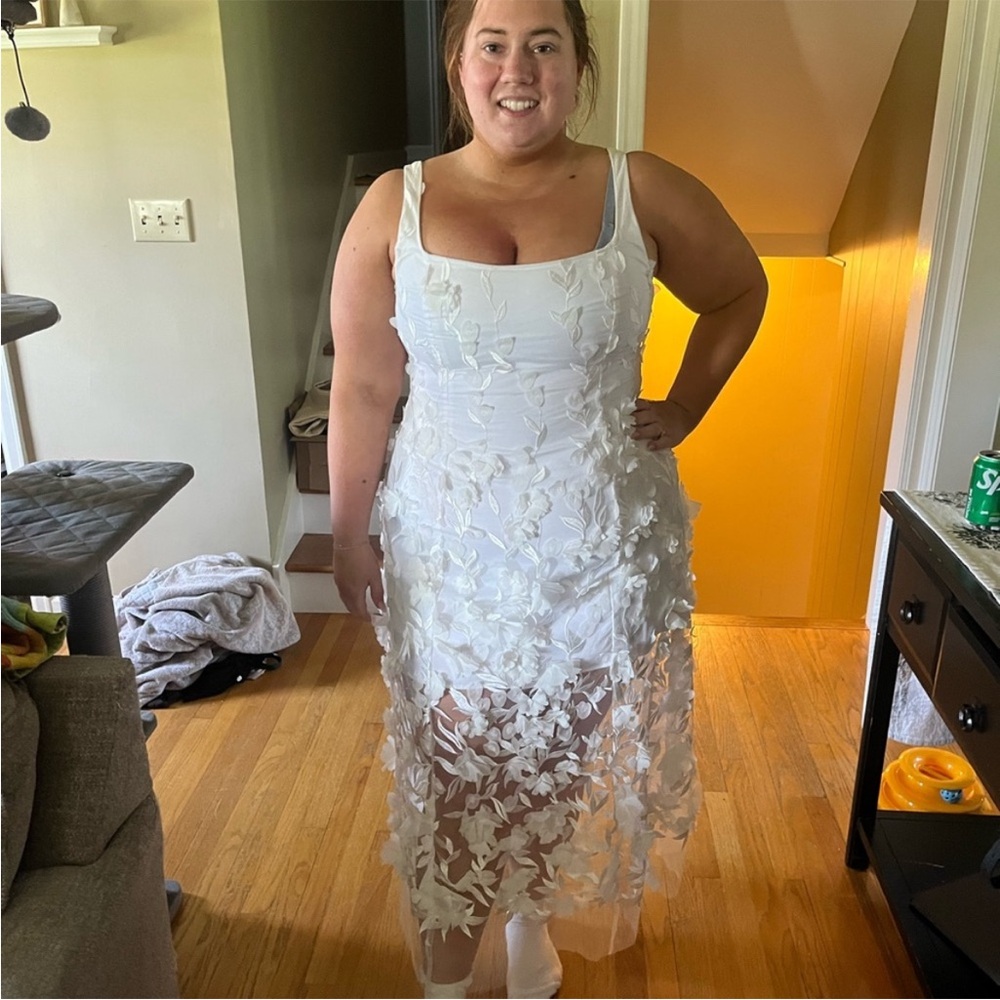 Show me your MuMu white Stephanie DressXXL floral embroidered bridal engagement - Picture 2 of 4
